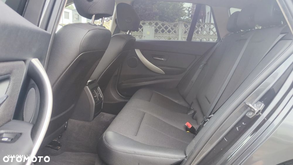 BMW Seria 3 320d Luxury Line - 8