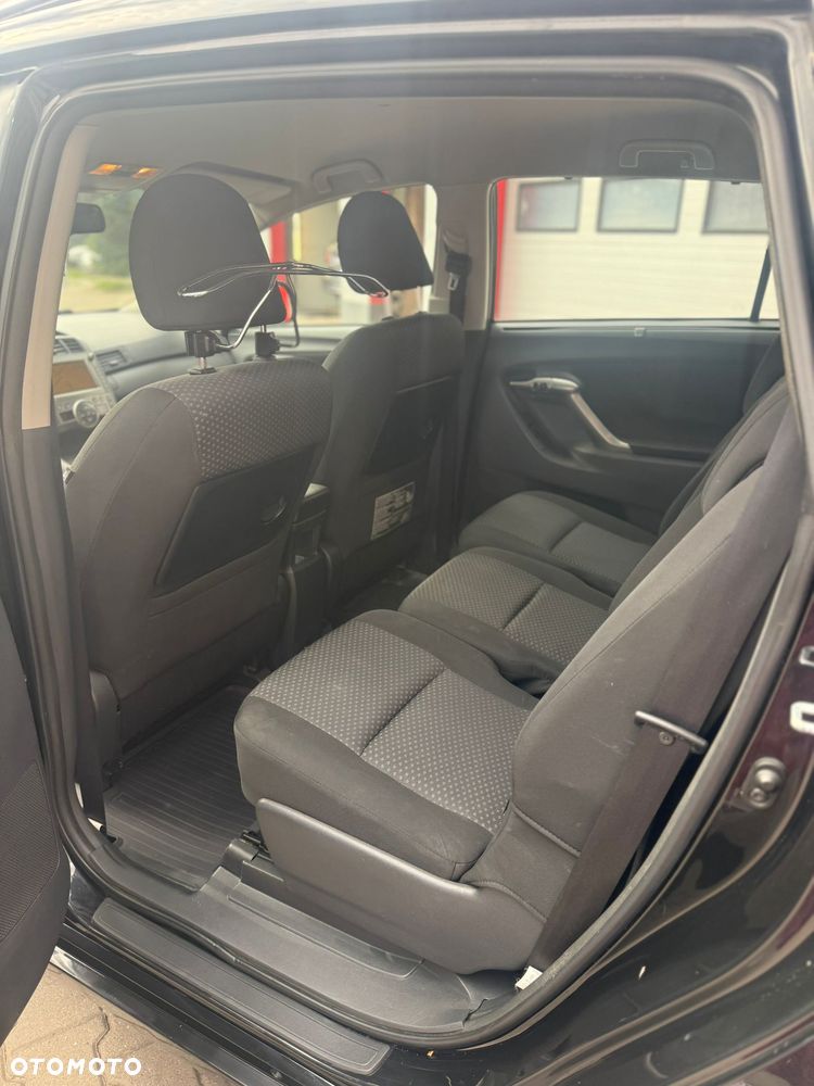 Toyota Verso 2.2 D-CAT Sol Plus NAVI 7os - 18