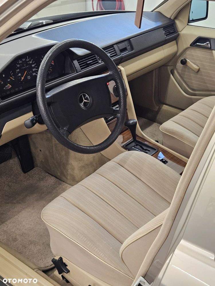 Mercedes-Benz W124 (1984-1993) - 10