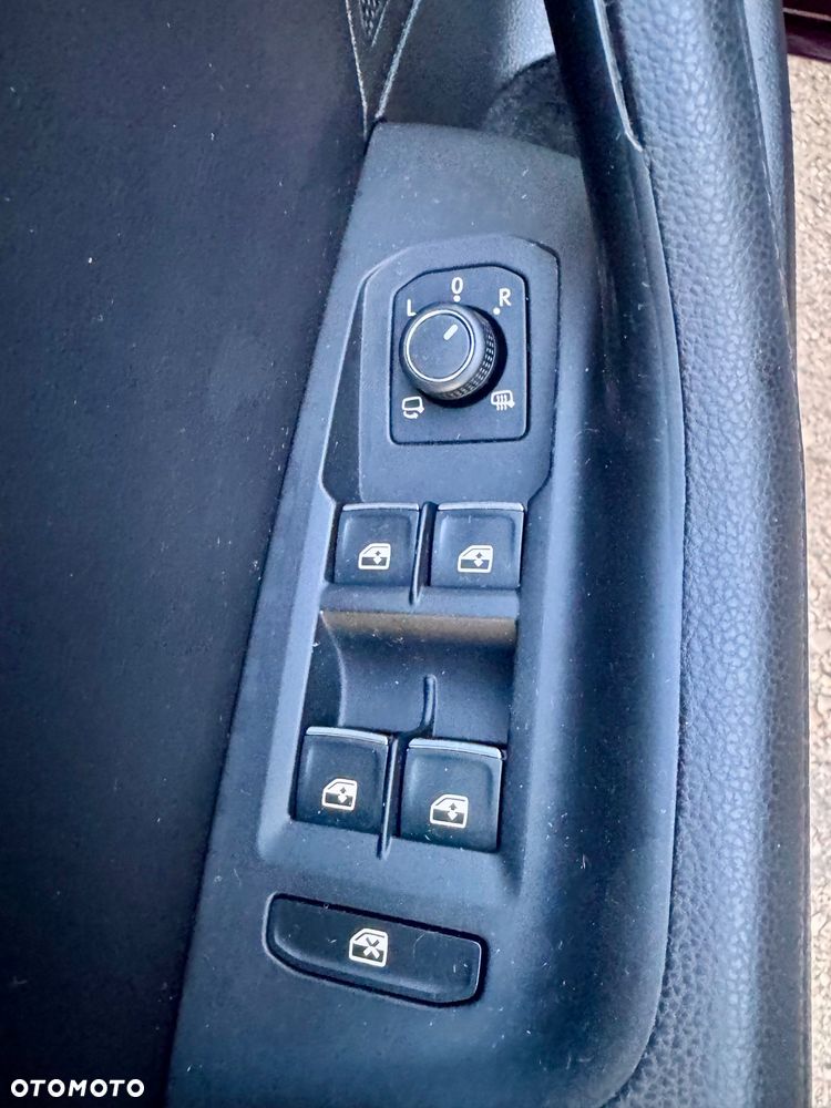 Volkswagen Passat - 28