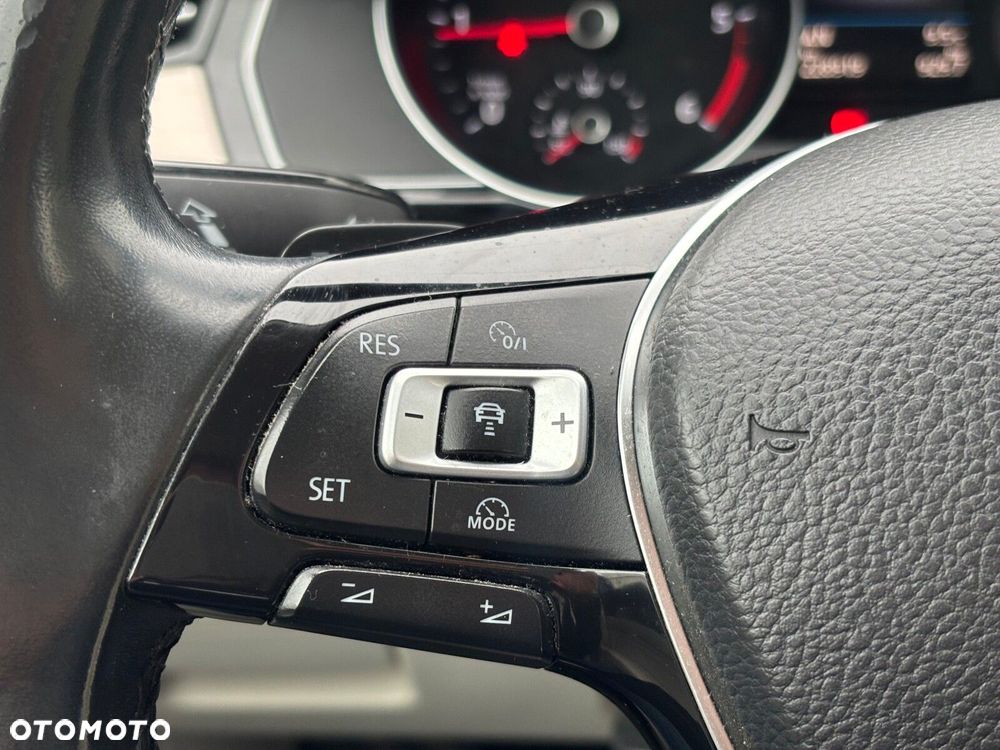 Volkswagen Passat - 8