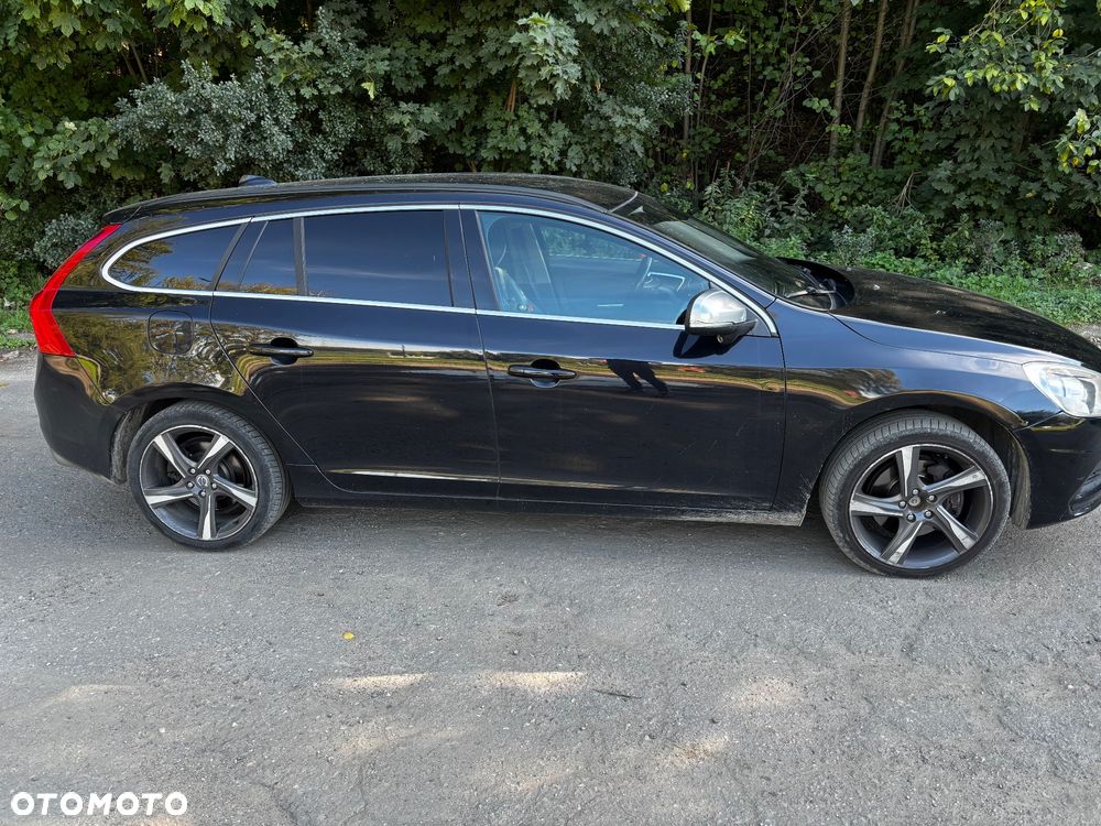 Volvo V60 D5 AWD R-Design - 6