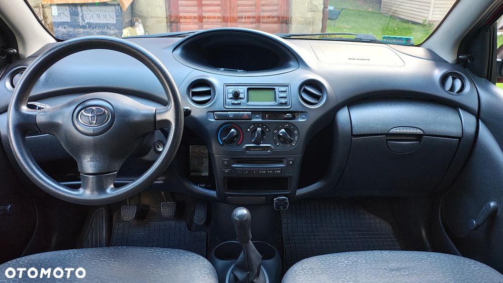 Toyota Yaris 1.0 Terra - 10