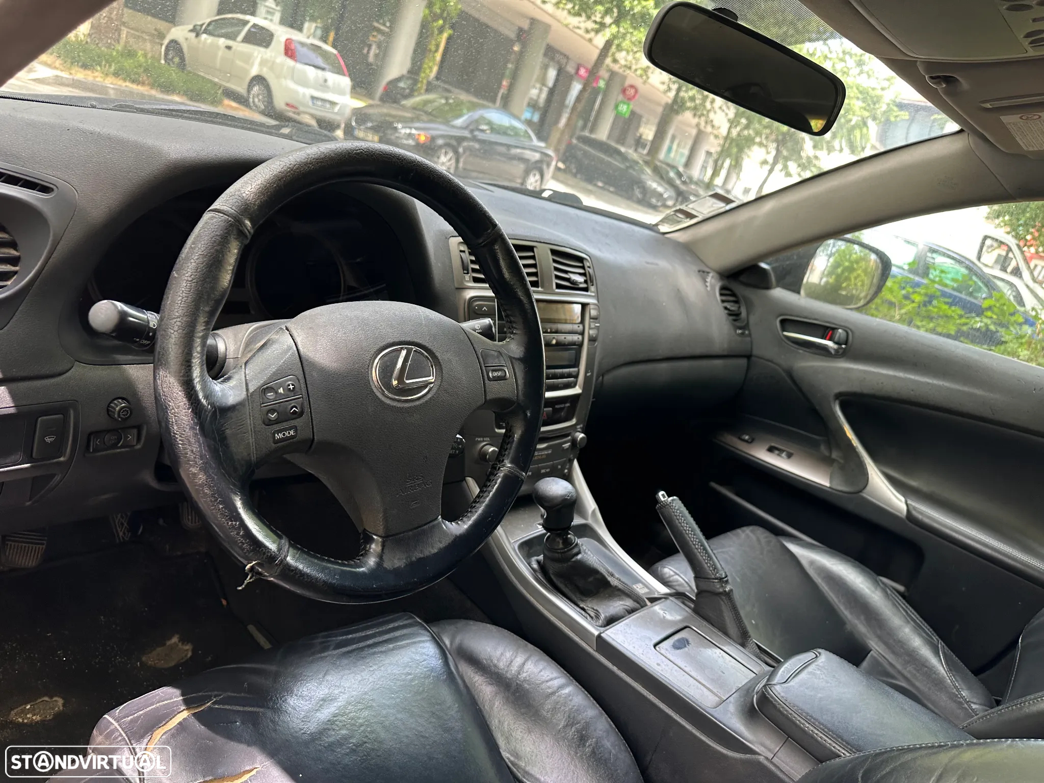 Lexus IS 220 d Luxury 48 - 13