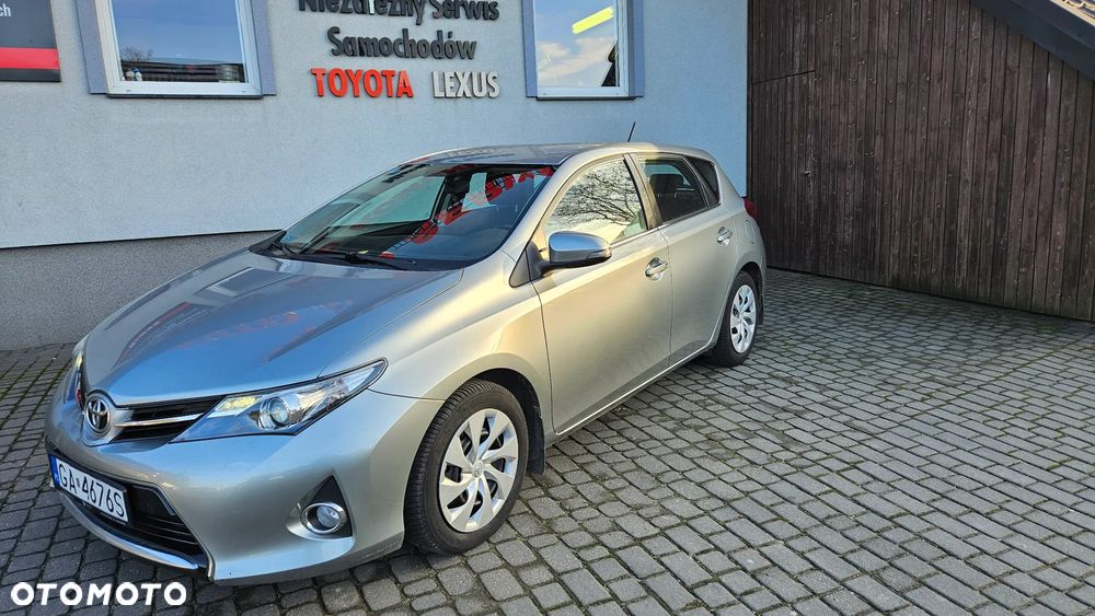 Toyota Auris 2.0 D-4D Premium Comfort - 2