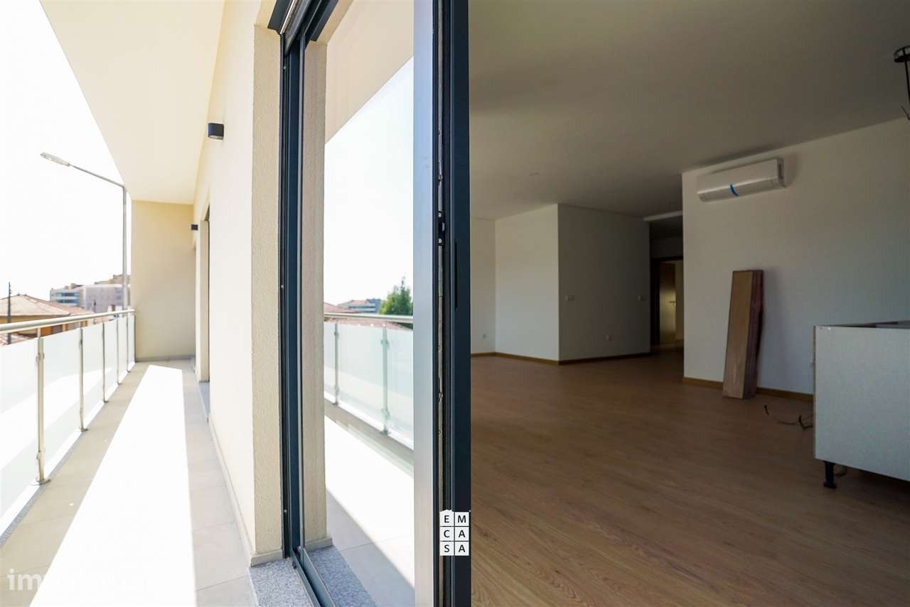 Apartamento T3 Venda em Oliveira de Azeméis, Santiago de Riba-Ul, Ul, - Grande imagem: 3/34