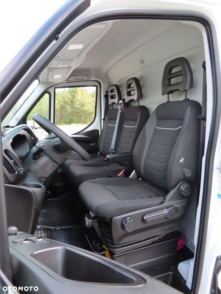 Iveco DAILY 35C16 3.0 HPI Chłodnia 7 E.Palet 3710 mm Dł. WZMACNIANY Agregat Thermo King 0*C Boczne Drzwi Zabudowy DMC 3500 DUŻA Ładowność 1160 Kg Nowe OPONY + Serwis W ASO IVECO Virtual Cockpit Carplay / Android Auto Stan Jak Nowy GWARANCJA Gotowy I Dostępny Polecam - 32