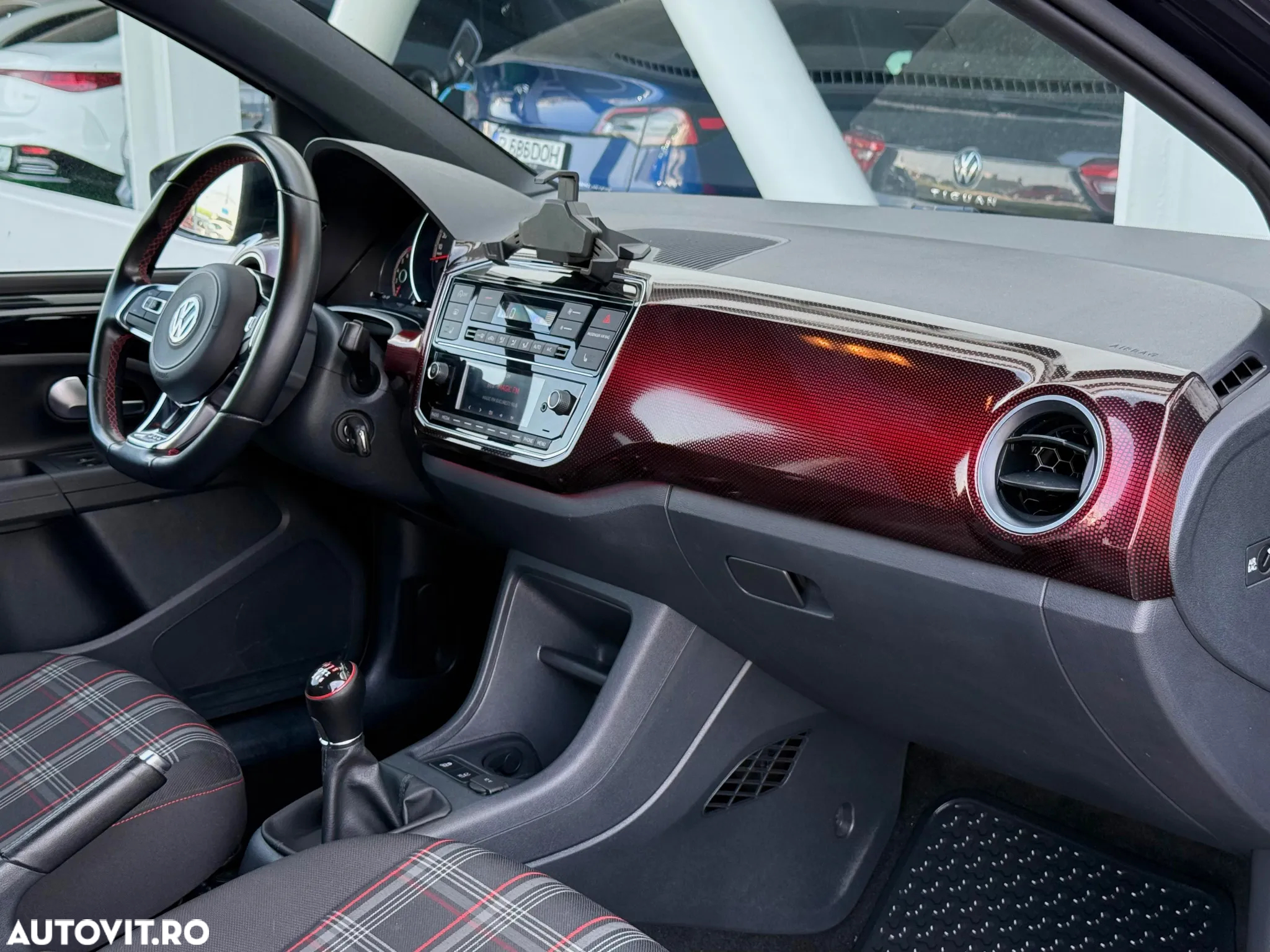 Volkswagen up! GTI - 11