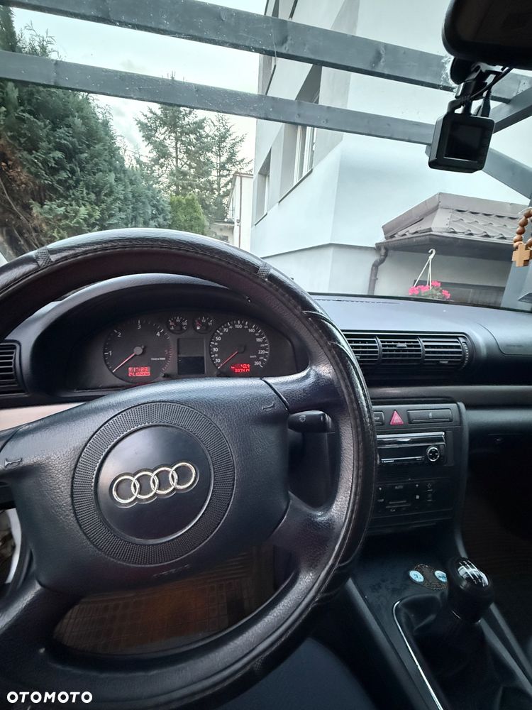 Audi A4 Avant - 11
