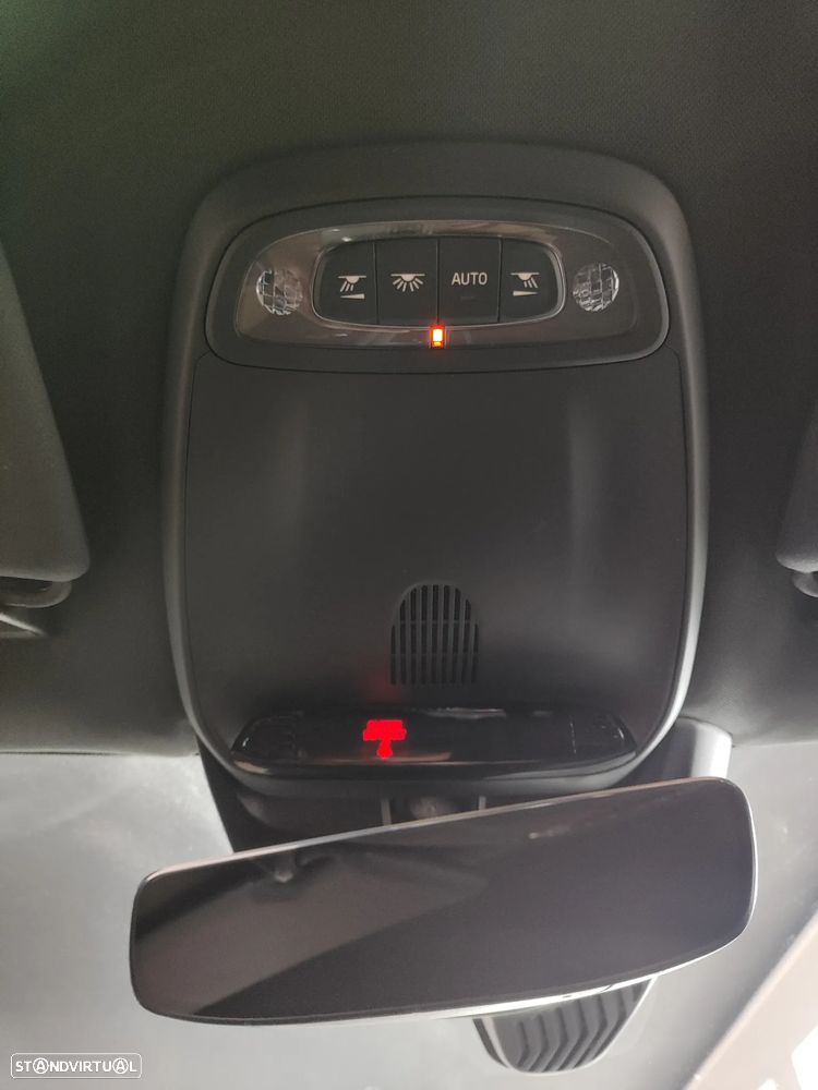 Volvo V40 2.0 D3 R-Design - 37