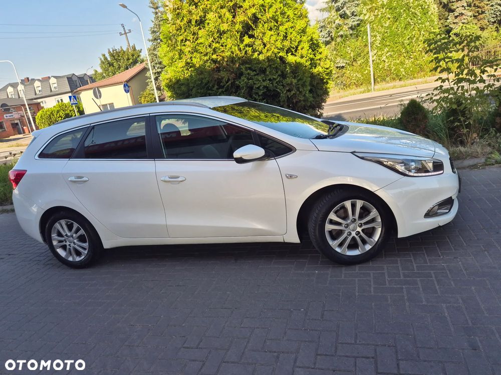 Kia Ceed 1.6 CRDi 128 Platinum Edition - 16