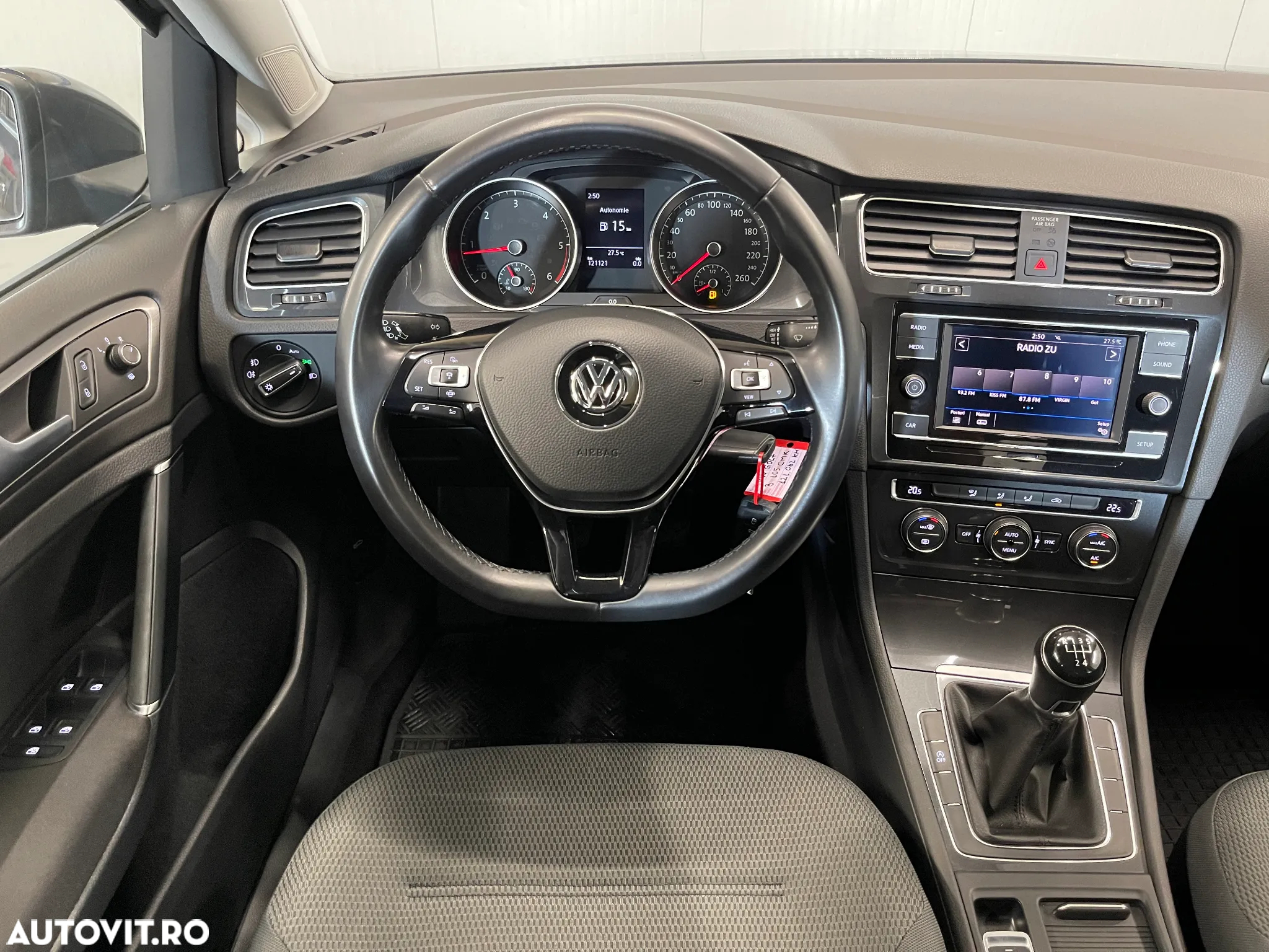 Volkswagen Golf 1.6 TDI Comfortline - 6