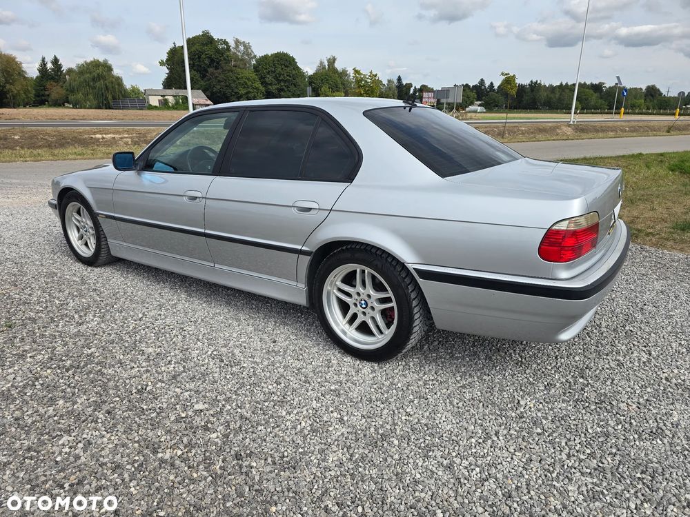 BMW Seria 7 - 5