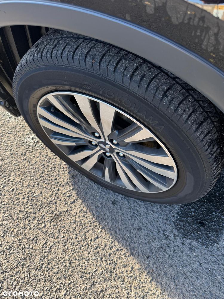 Mitsubishi Outlander 2.0 Instyle Navi 4WD CVT - 11