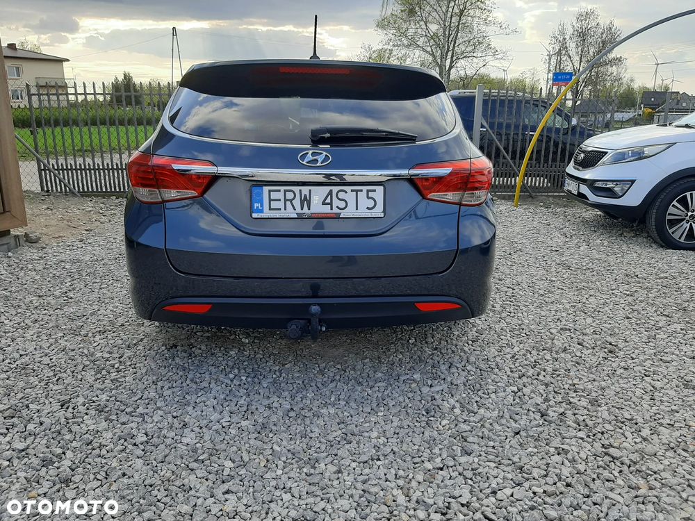 Hyundai i40 Kombi blue 1.6 Family - 2