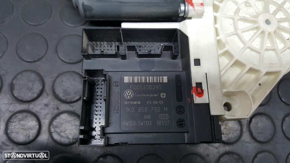 MOTOR ELEVADOR FRENTE DIREITO SEAT LEON (1P1) 1.9 TDI - 10