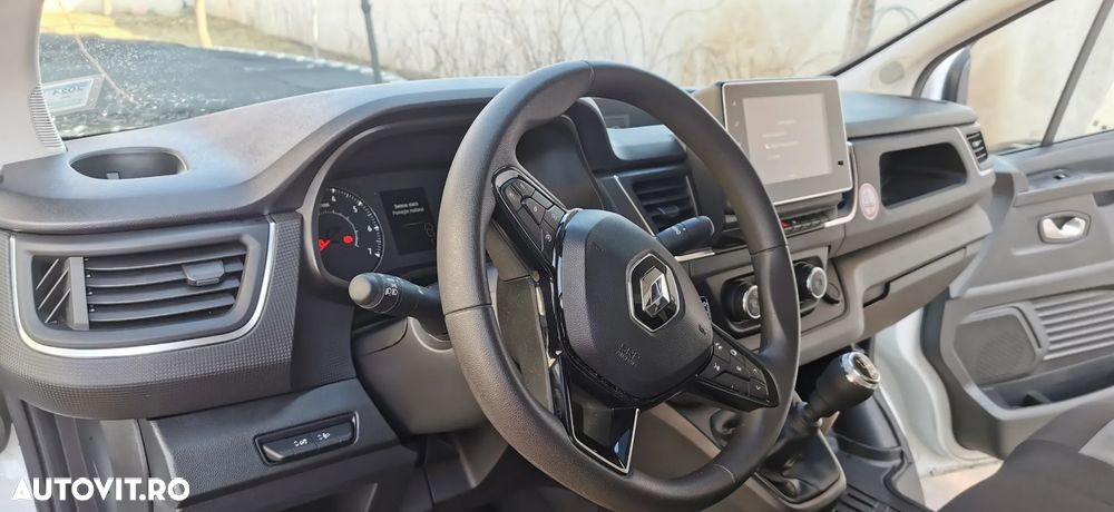 Renault Trafic - 11