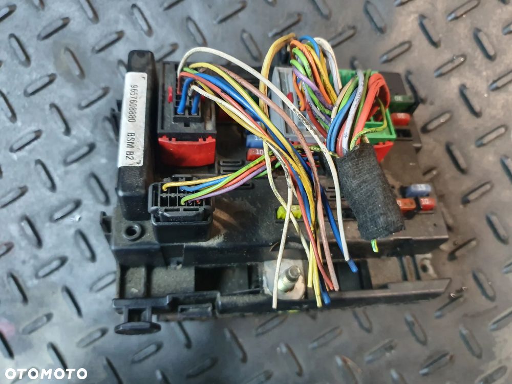 BSM MODUŁ SKRZYNKA BSM B2 PEUGEOT 206 207 307 CITROEN C2 C3 C4 9657608880 - 1