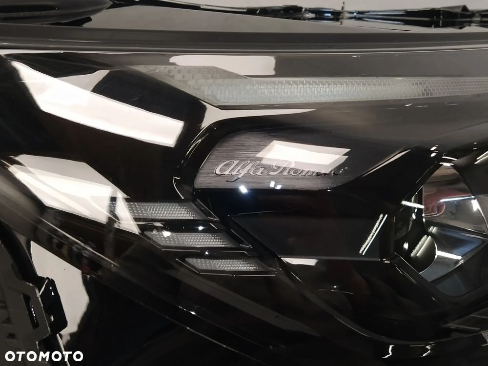 ALFA ROMEO JUNIOR MILANO LAMPA LAMPY REFLEKTOR REFLEKTORY PRZÓD LEWA PRAWA HIGH LED PRZETWORNICE ŚRODEK SZCZOTKOWANA SATYNA NAPIS KOMPLETNE NOWE ORYGINAŁ - 11