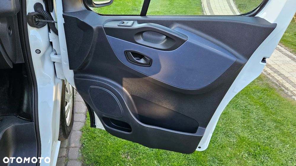 Opel Vivaro 1,6 CDTI 120KM L2 Długi 2018 Rok Klima Webasto Tempomat Hak Parktronik - 22