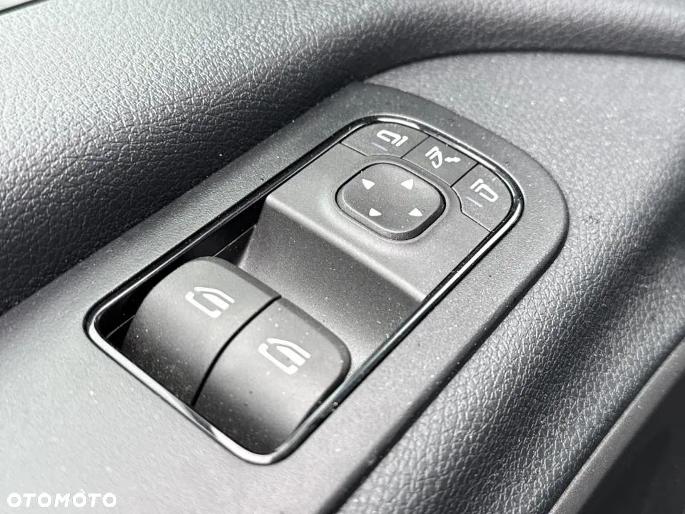 Mercedes-Benz Sprinter - 12