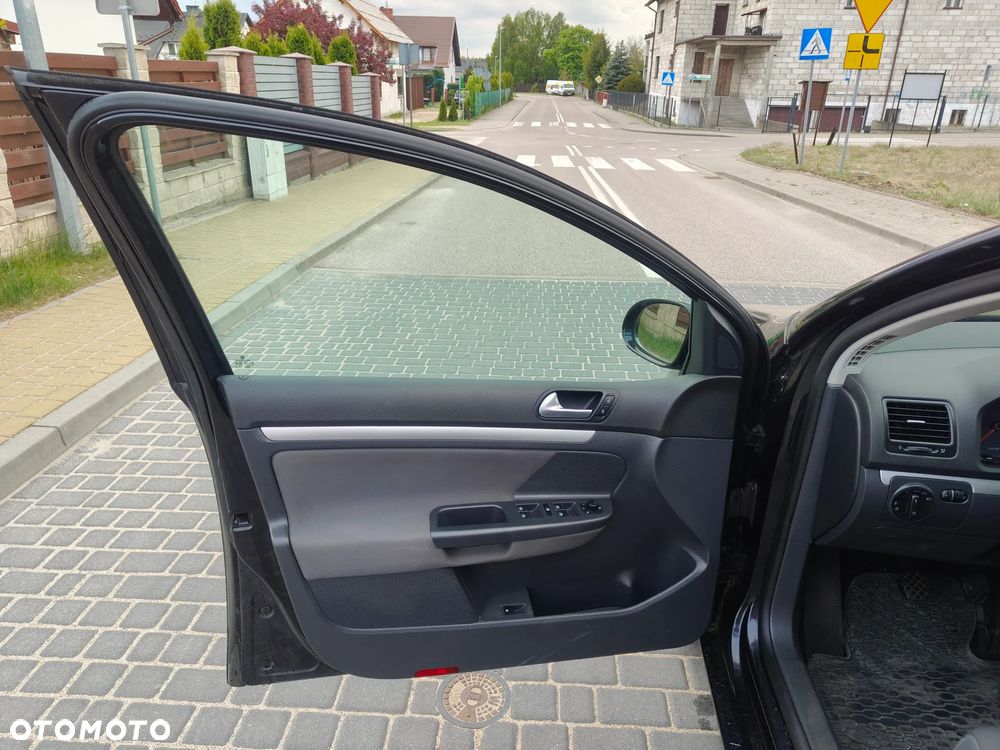 Volkswagen Golf 1.9 TDI DPF United BlueMotion - 15