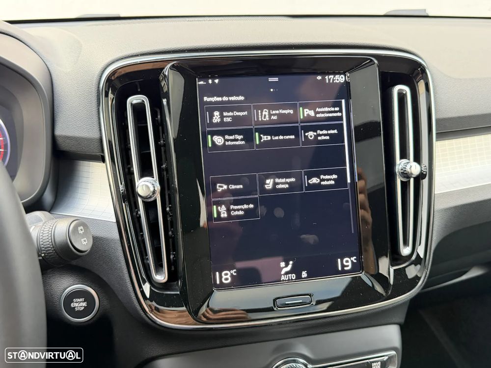 Volvo XC 40 2.0 B4 Momentum Plus - 15