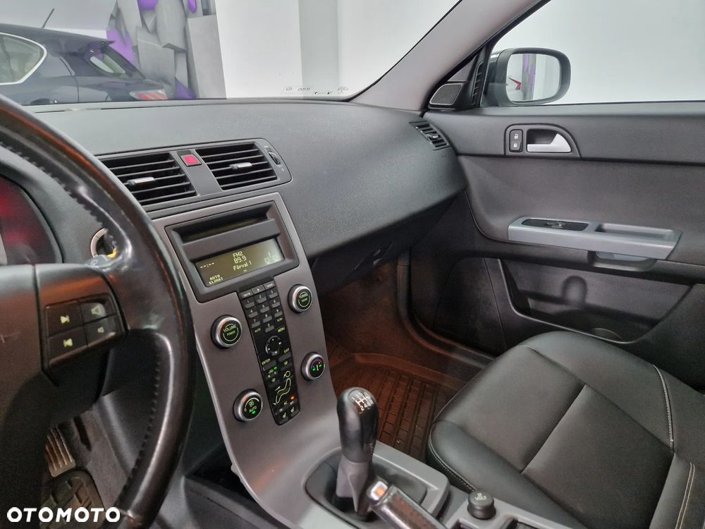 Volvo V50 D5 - 22