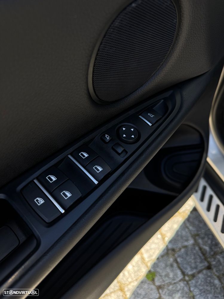 BMW X5 25 d sDrive Comfort 7L - 12