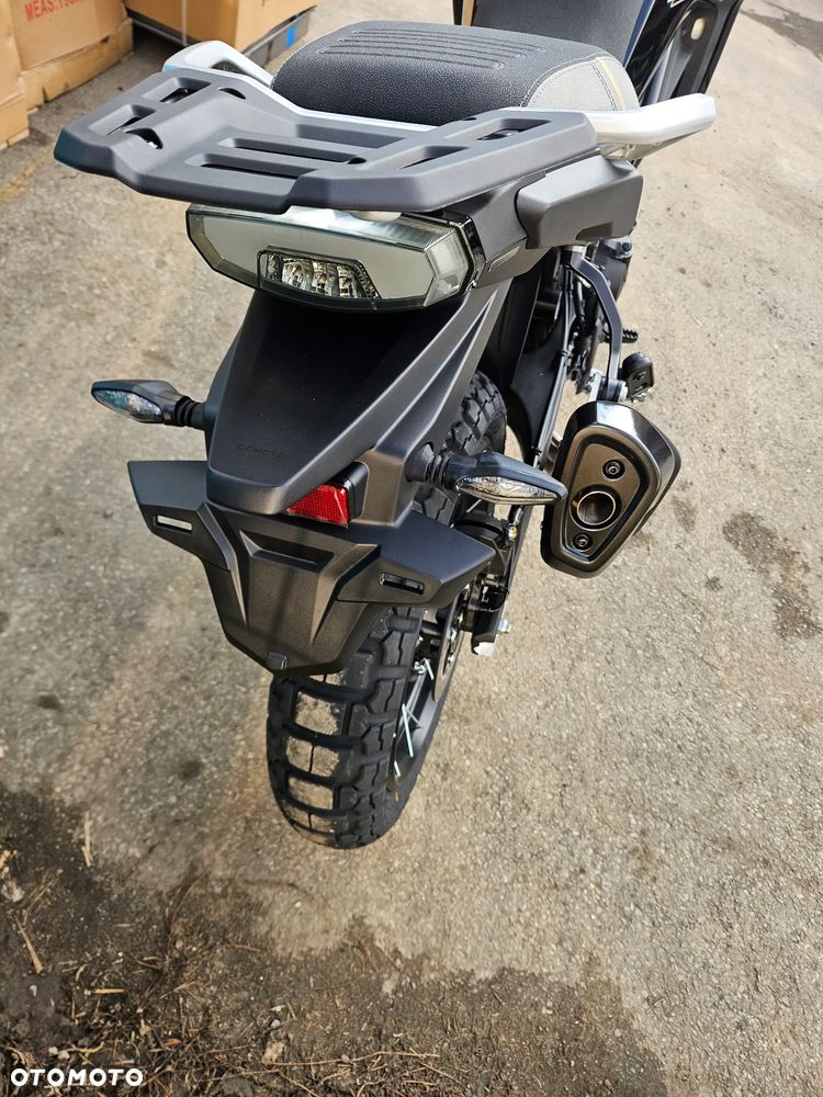 CFMoto MT - 15