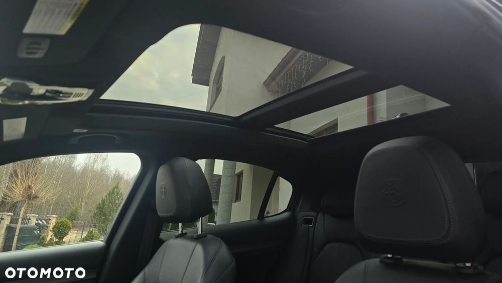 Alfa Romeo Stelvio 2.0 Turbo TI Q4 - 24