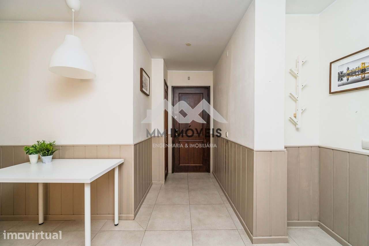Apartamento T1 | 62m2 | Elevador | Estacionamento | Rua Nove de Abril - Grande imagem: 3/21