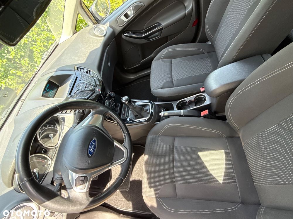 Ford Fiesta 1.0 EcoBoost Titanium - 9