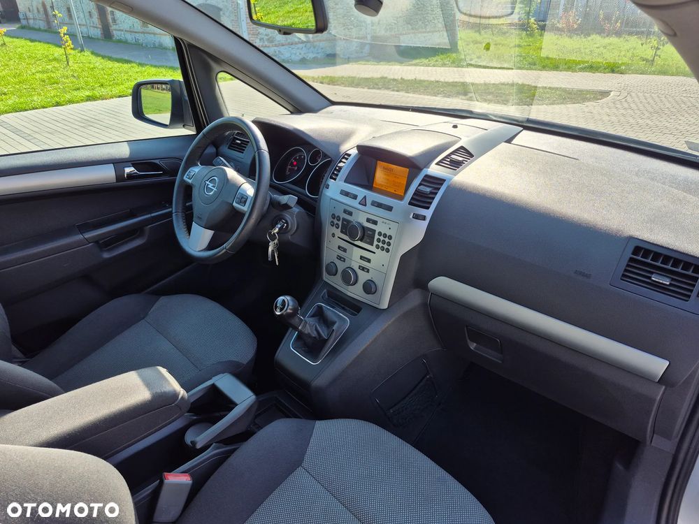 Opel Zafira 1.8 Active - 30