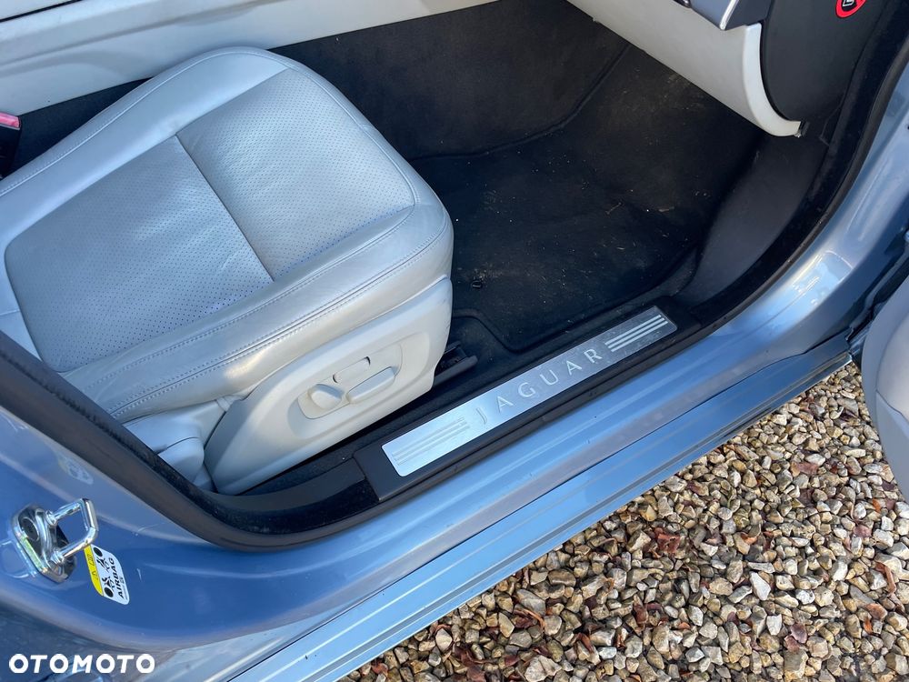 Jaguar XF - 24