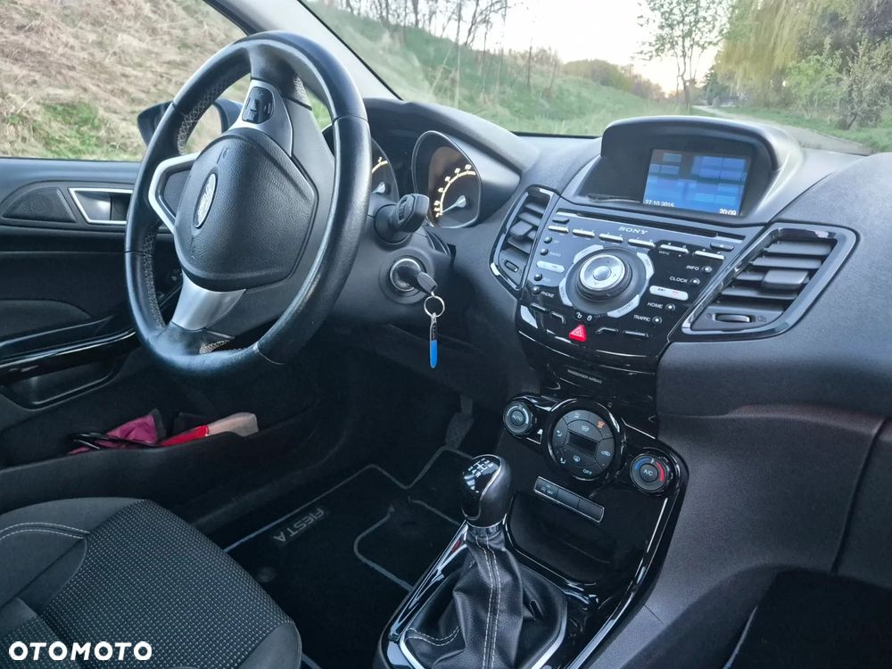 Ford Fiesta 1.0 EcoBoost Silver X Plus 2 (Titan.) ASS EU6 - 23