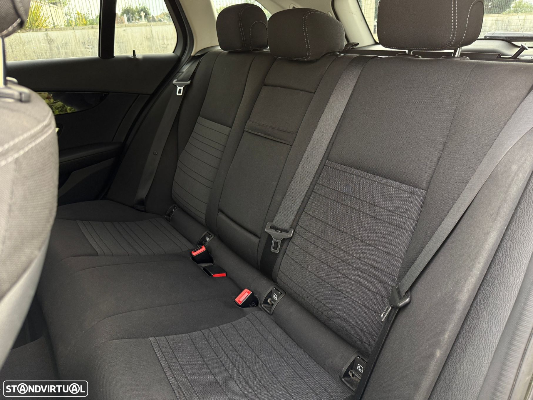 Mercedes-Benz C 300 e Avantgarde - 49