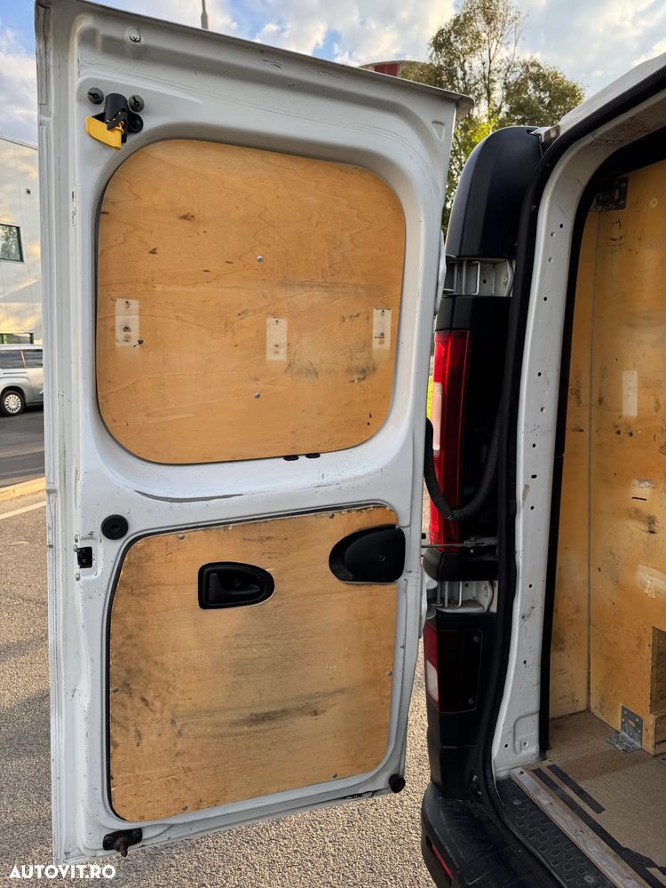 Renault Trafic GRAND CONFORT 1.6 dci 95 CP - 8