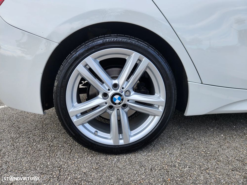 BMW 125 d Pack M - 15