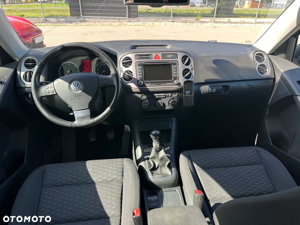 Volkswagen Tiguan - 11