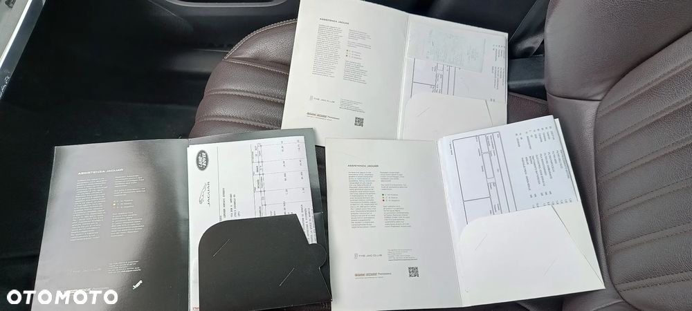 Jaguar F-Pace 20d Portfolio - 39