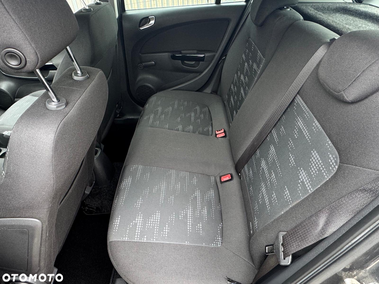 Opel Corsa 1.4 16V Cosmo - 22