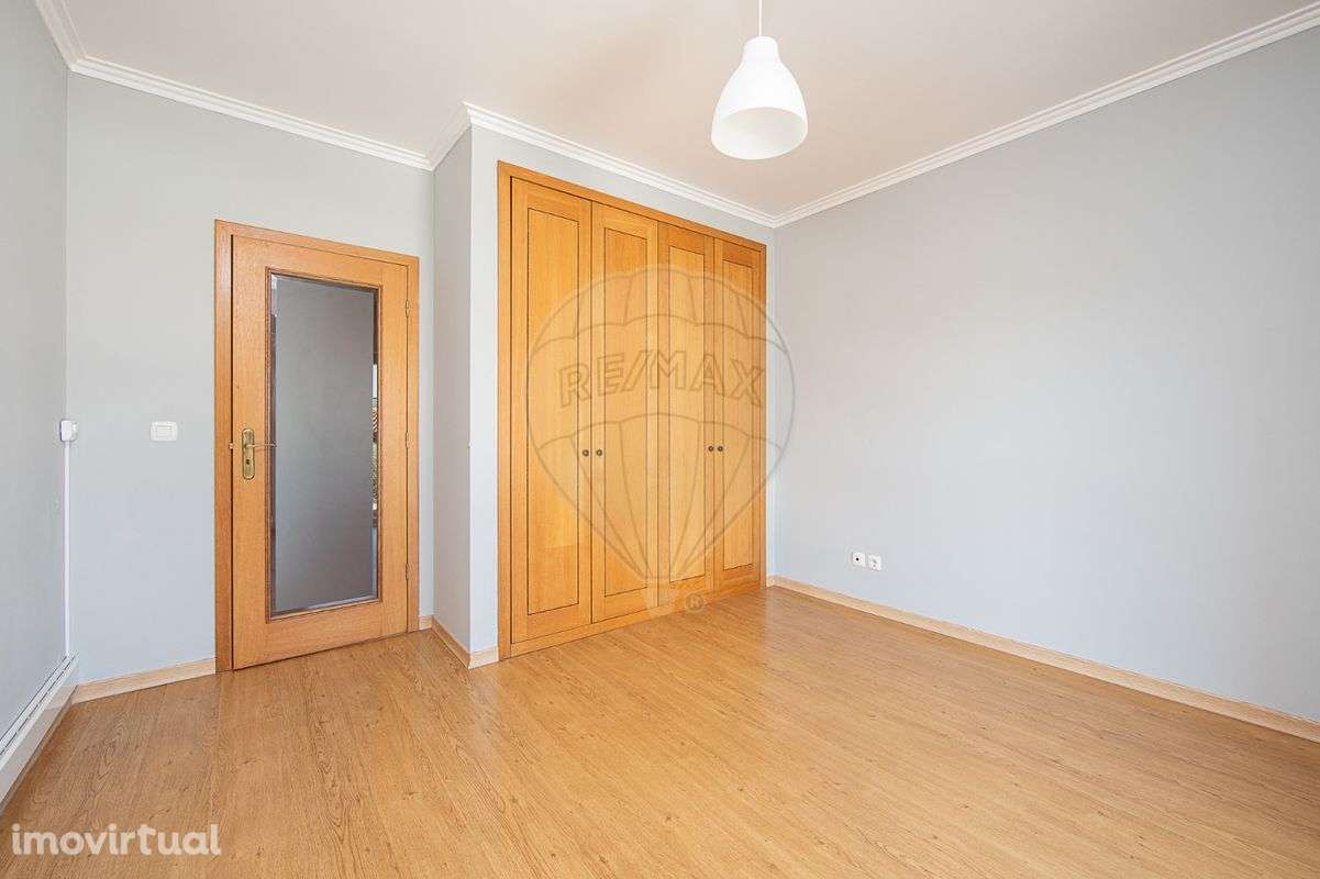 Duplex T2 para arrendamento - Grande imagem: 2/24