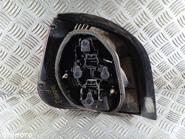LAMPA PRAWA TYLNA RENAULT SCENIC 1 - 2