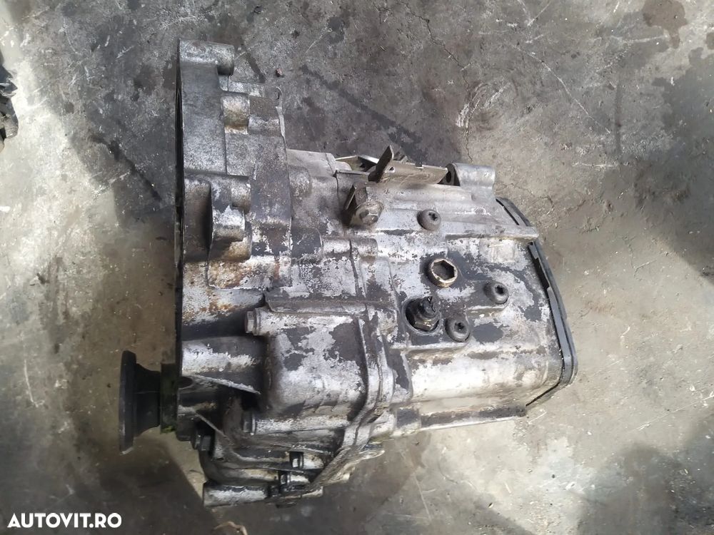 Cutie De Viteze pentru Volkswagen Polo 1.4 Benzina, an 1995-2000, cod: 085301107 - 2