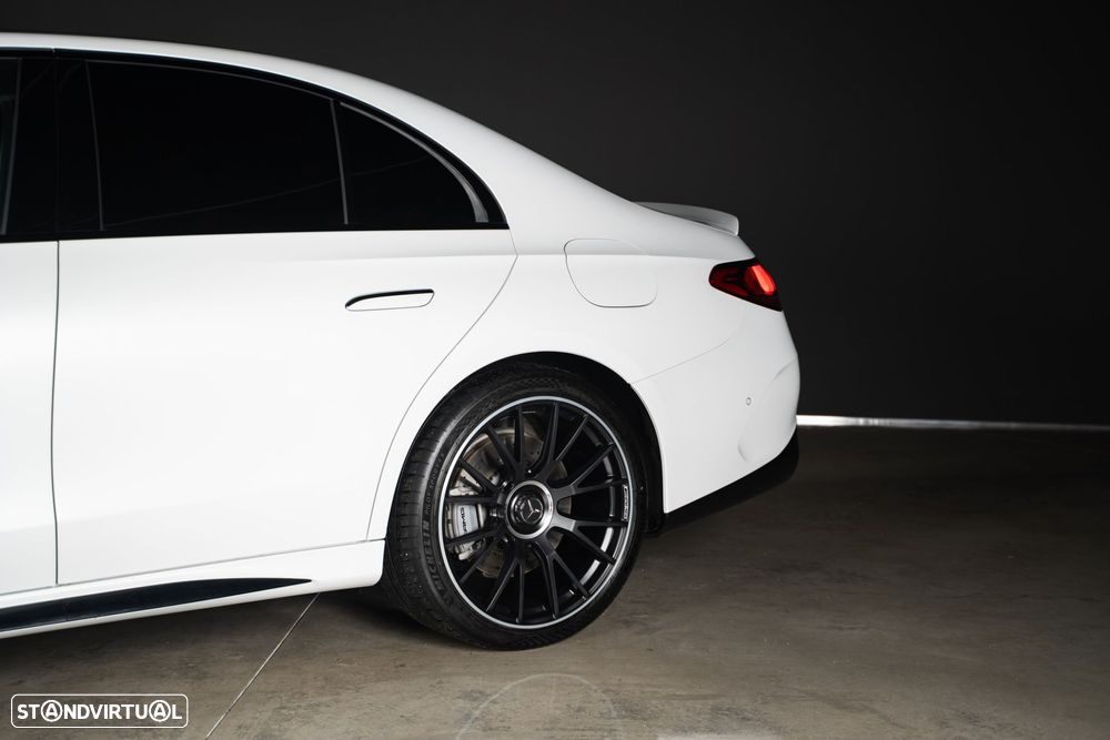 Mercedes-Benz E 53 AMG HYBRID 4Matic+ SpeedshiftFT TCT 9G - 16