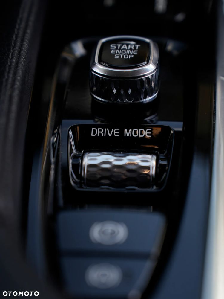 Volvo XC 90 B5 D AWD Momentum - 19