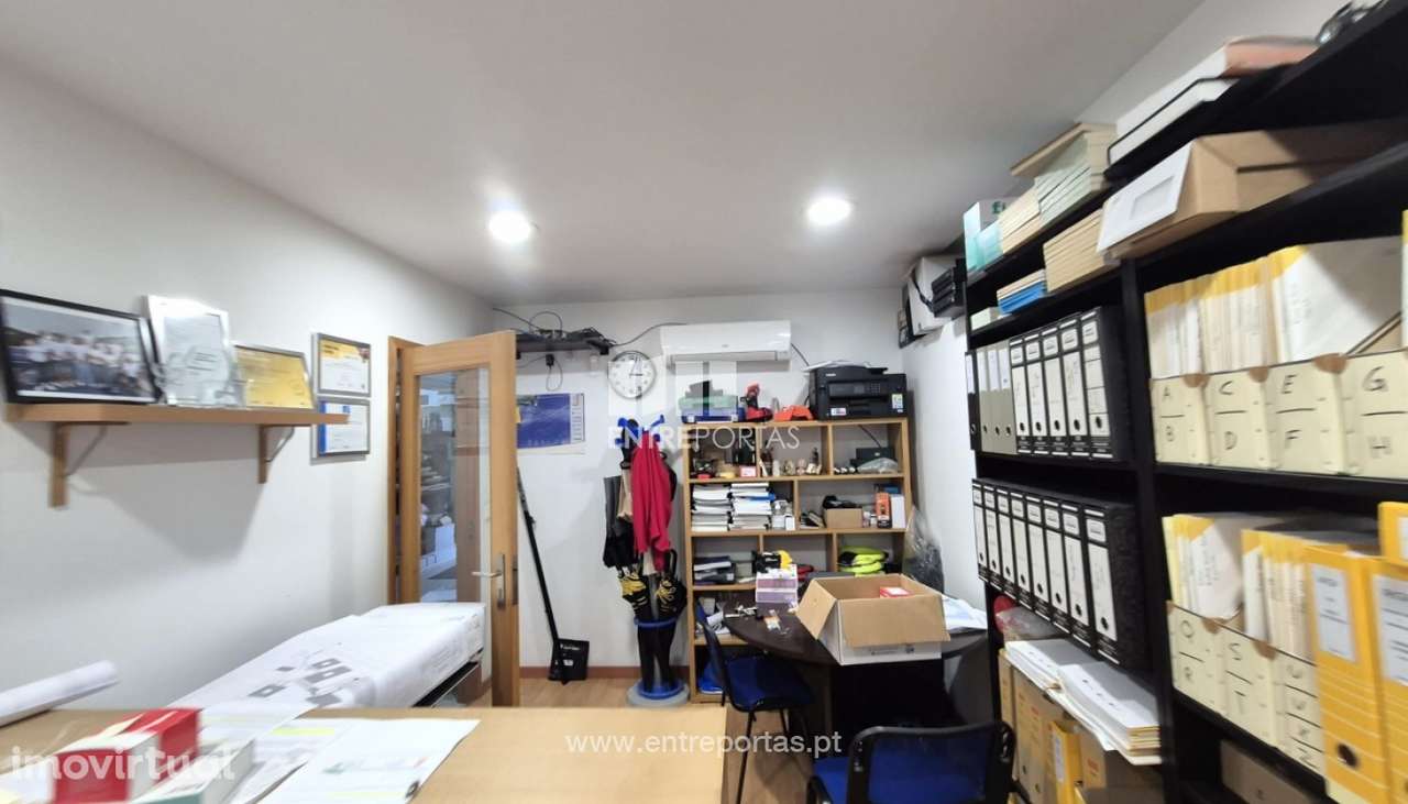 Armazém à Venda na Meadela / Portuzelo, Viana do Castelo. - Grande imagem: 4/31