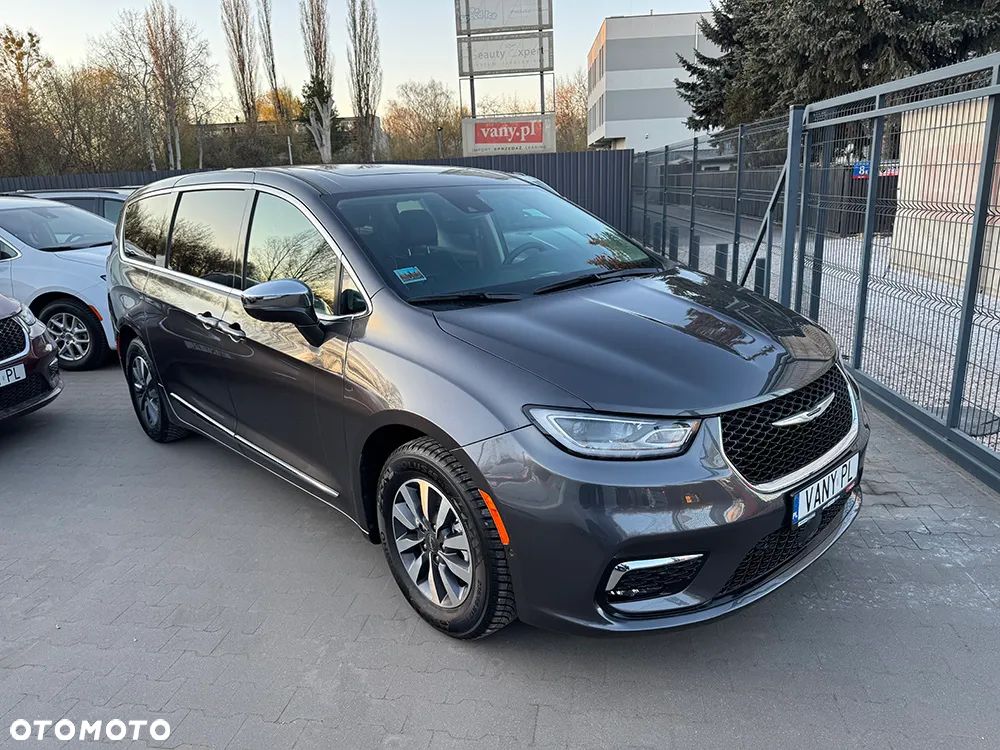 Chrysler Pacifica - 3
