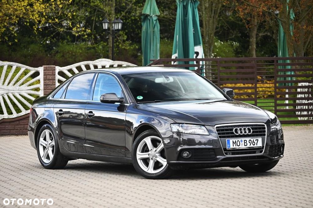 Audi A4 Limousine - 10